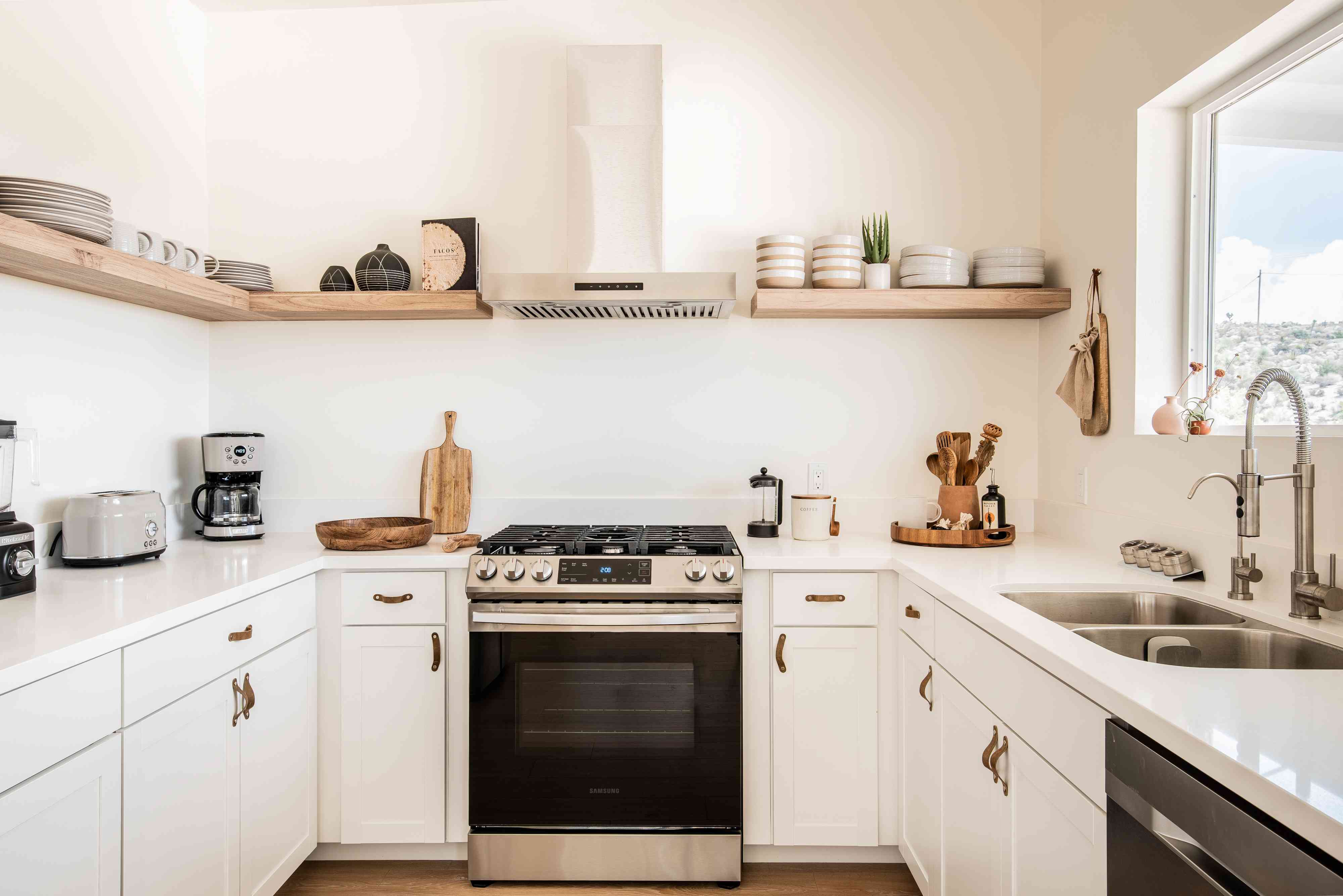 Maximizing Small Kitchen Spaces: Smart Design Solutions
